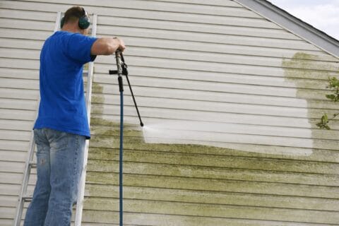 Power Washing Mildewed Vinyl Siding